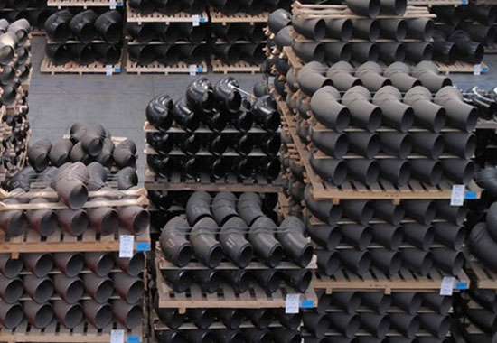 codo de acero de aleación wp22